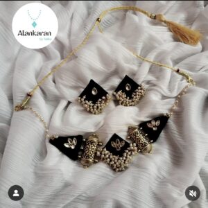 Handcrafted Traditional Jewellery With Laheria Moti And Kundan